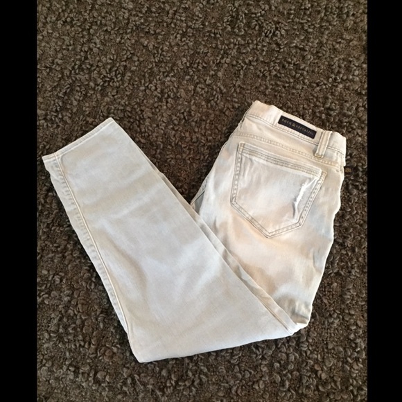 Rock & Republic Distressed Boyfriend Emo Jeans - Picture 5 of 7